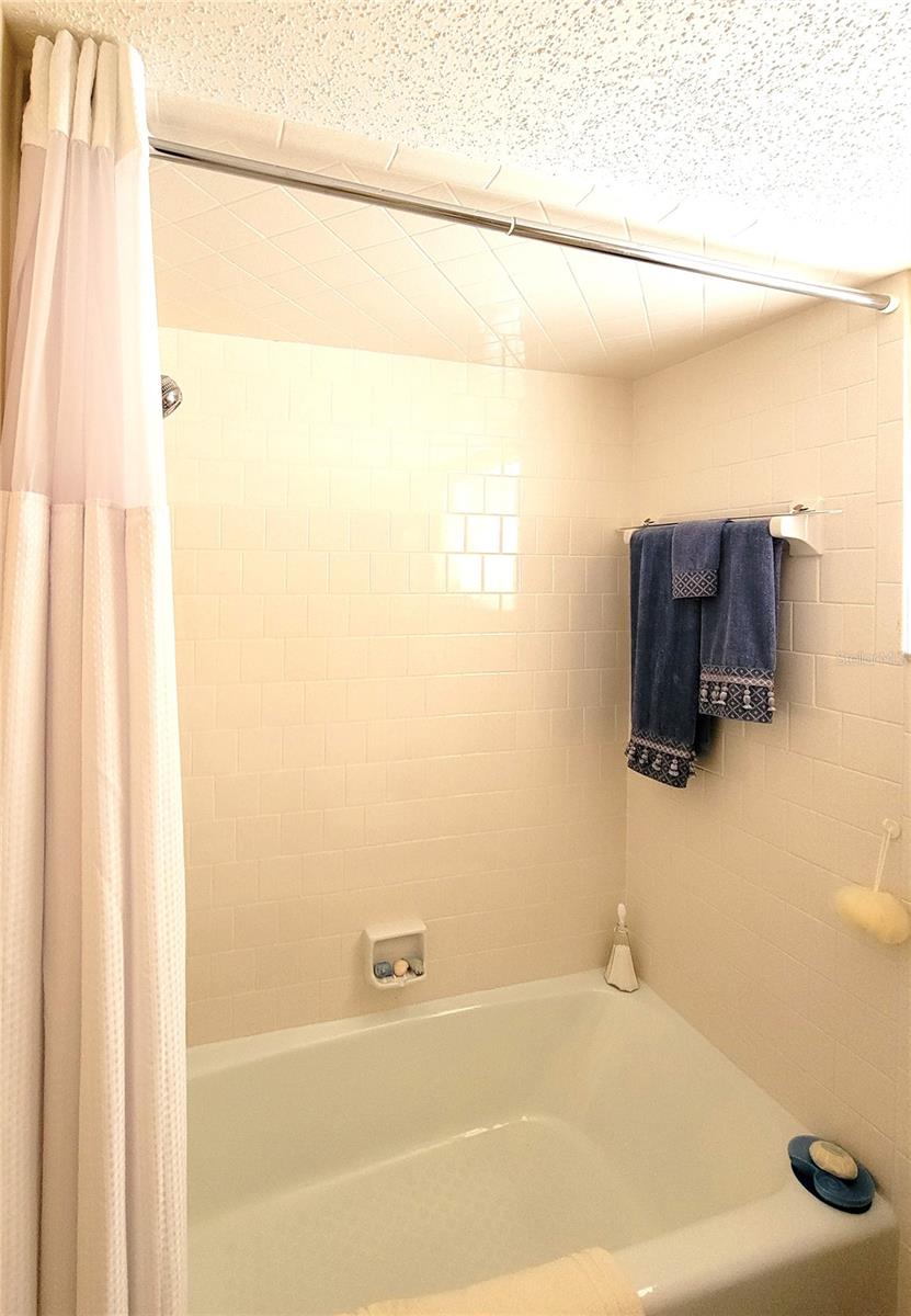 3454 LAKE BAYSHORE DR #420 BLDG P, BRADENTON, FL, 34205