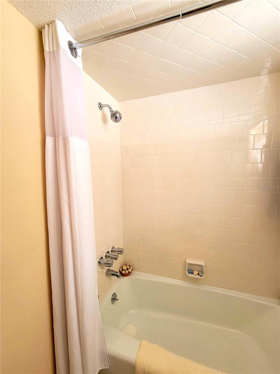 3454 LAKE BAYSHORE DR #420 BLDG P, BRADENTON, FL, 34205