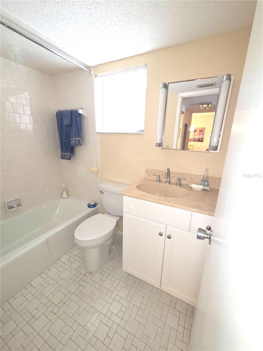 3454 LAKE BAYSHORE DR #420 BLDG P, BRADENTON, FL, 34205