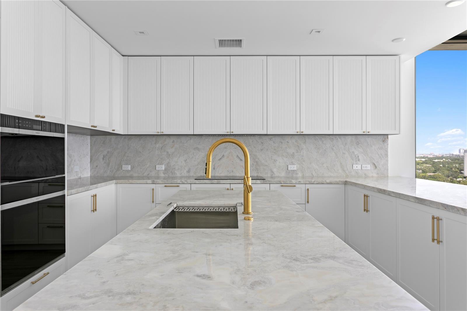 TB8372738 Property Photo