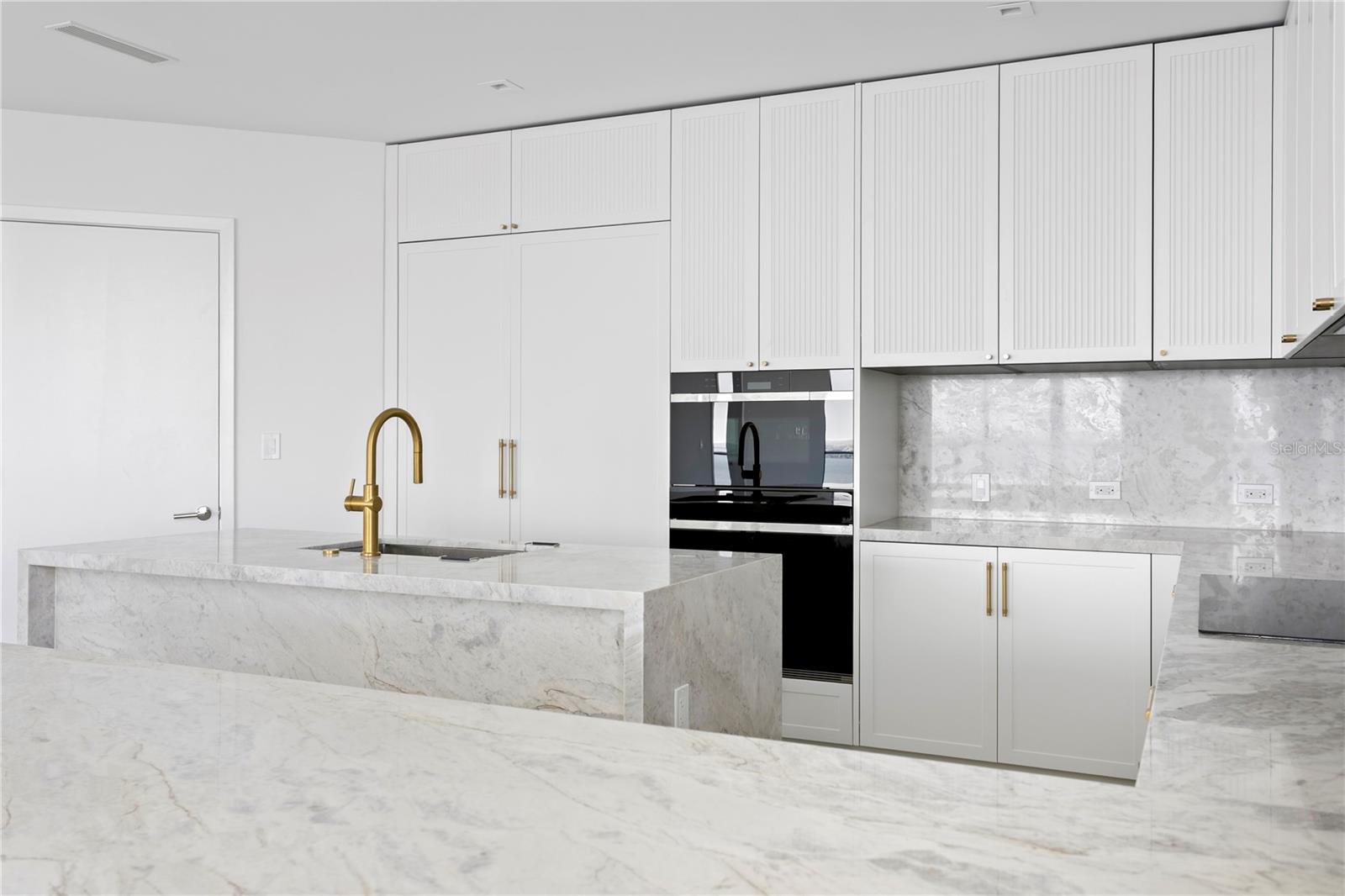 TB8372738 Property Photo