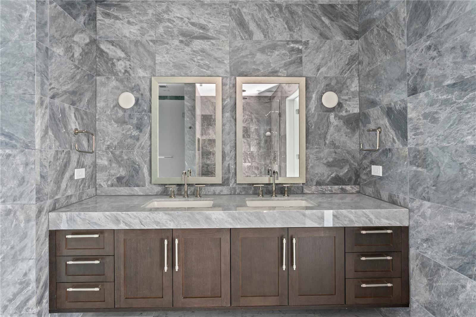 TB8372738 Property Photo