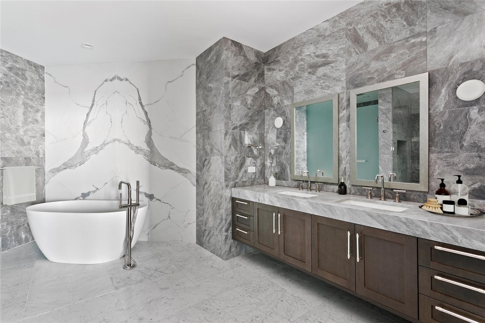 TB8372738 Property Photo