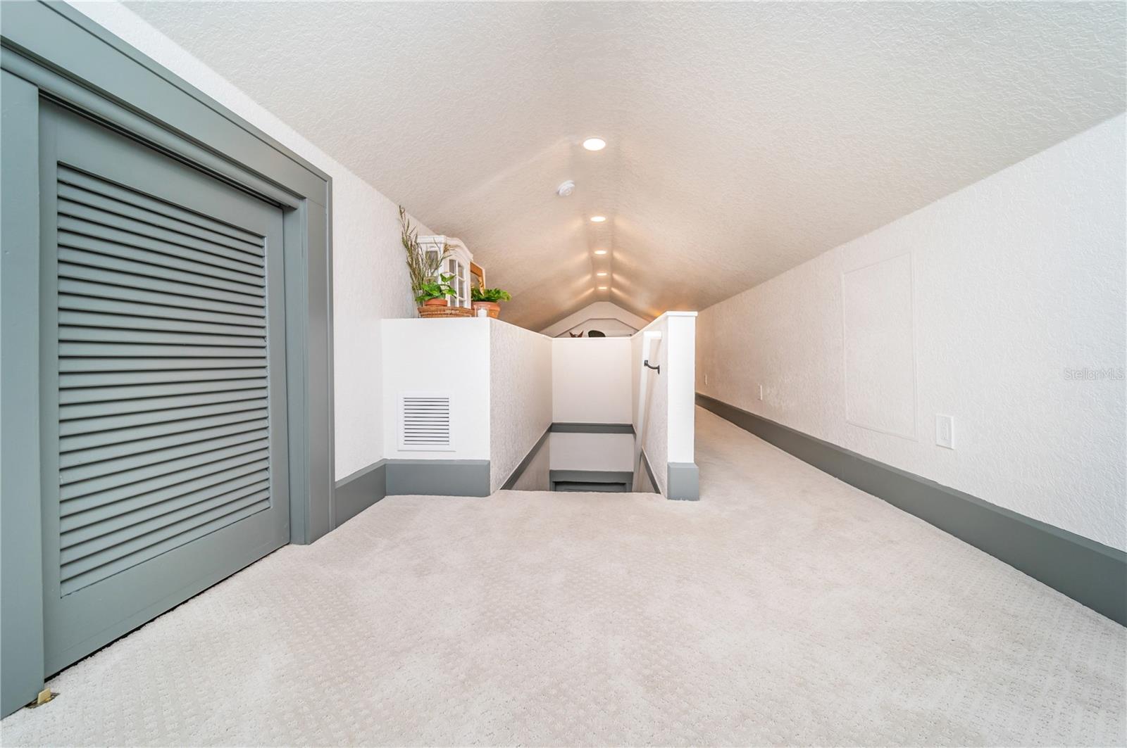 938 16TH AVE N, ST PETERSBURG, FL, 33704