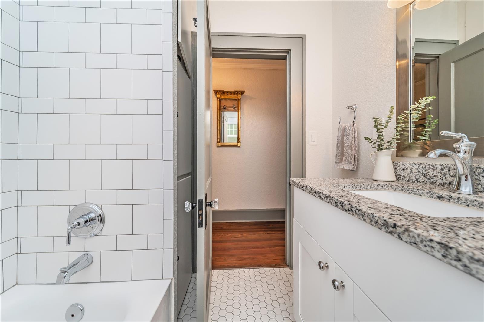 938 16TH AVE N, ST PETERSBURG, FL, 33704