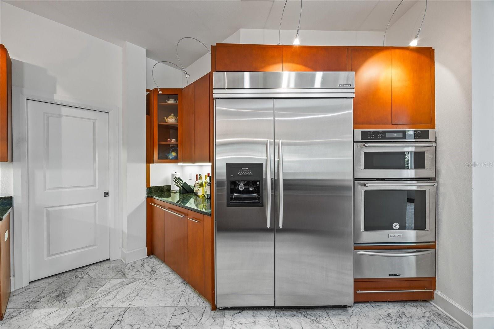 TB8372778 Property Photo