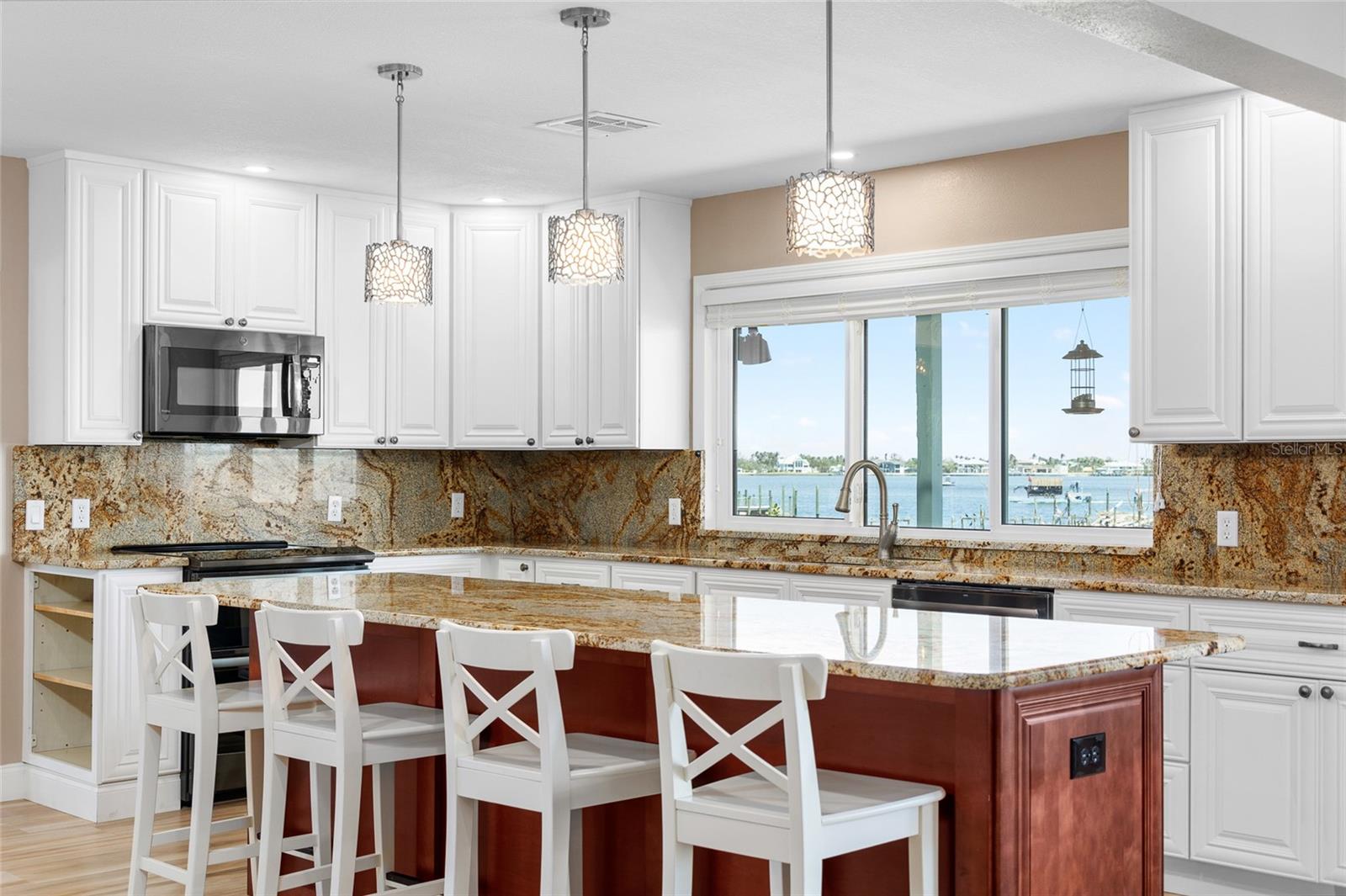 9048 WHARF AVE, PLACIDA, FL, 33946