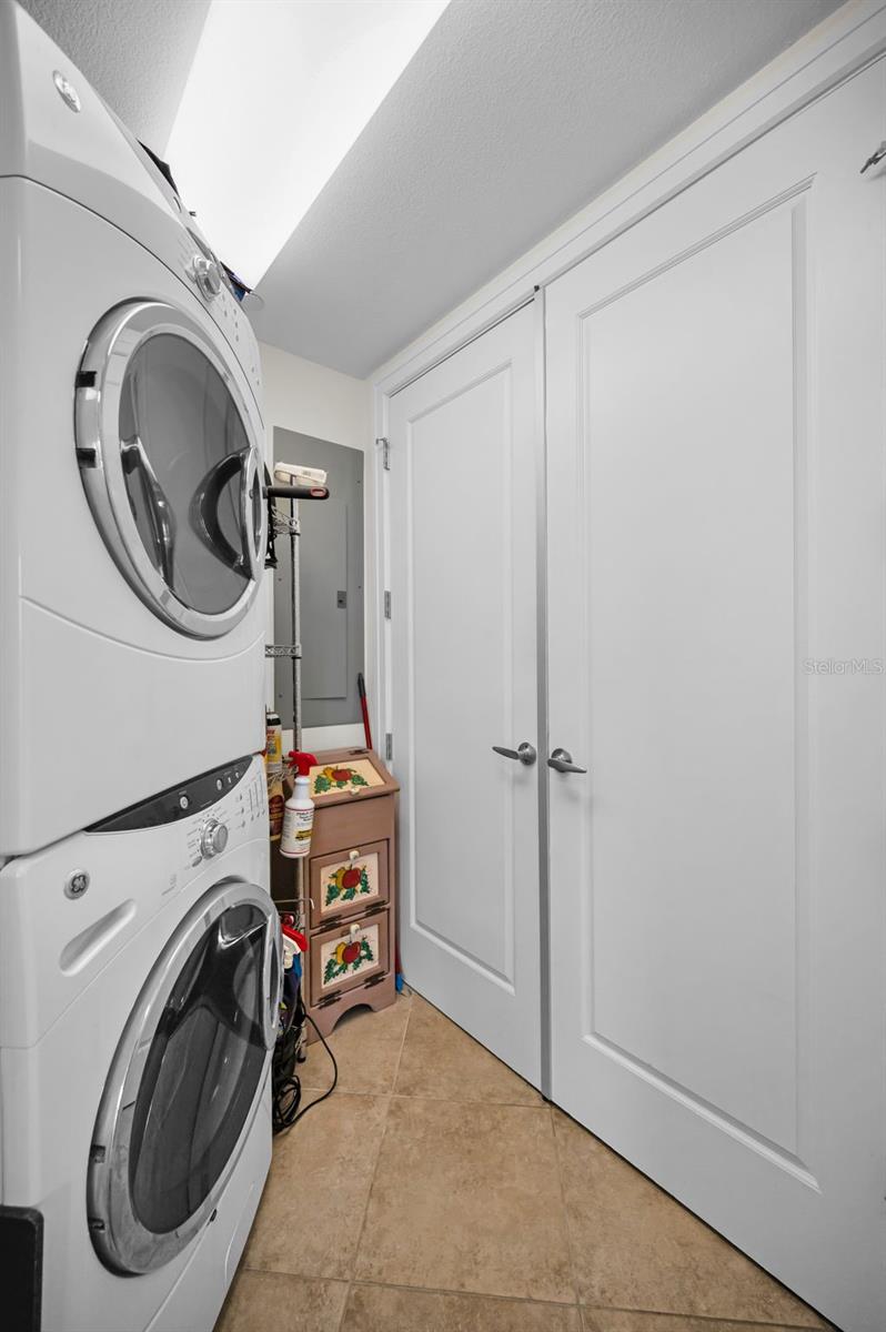 331 CLEVELAND ST #402, CLEARWATER, FL, 33755