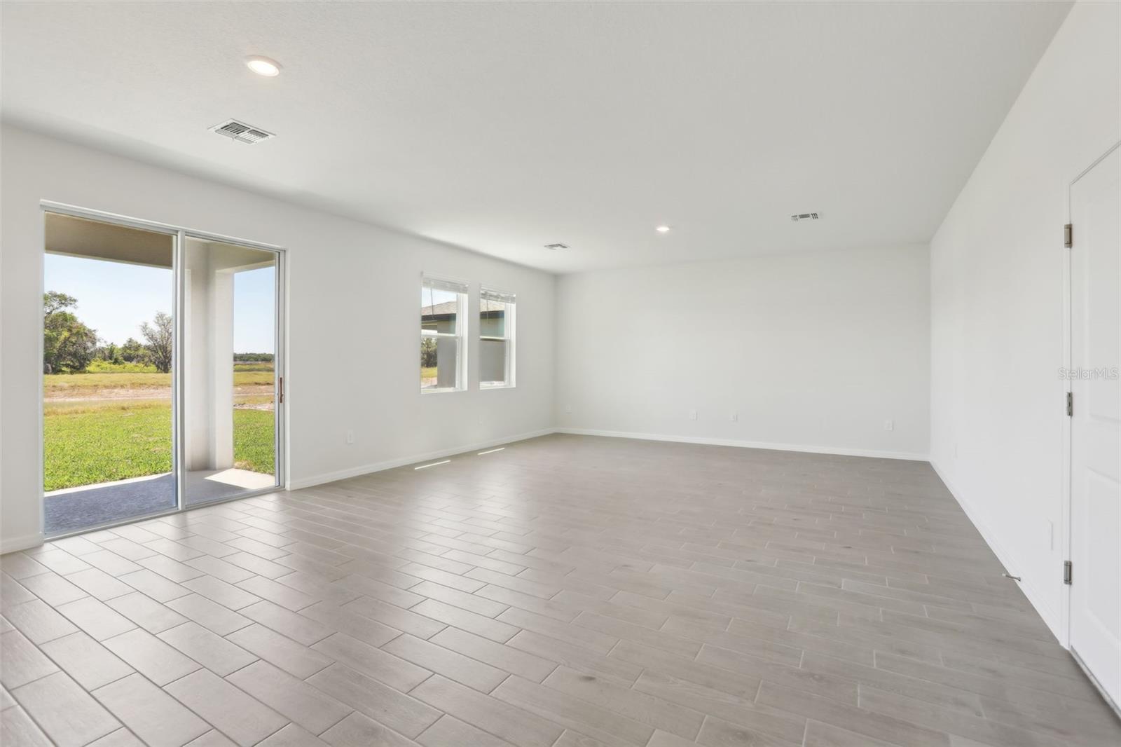 1878 DRAUGHTON DR, ZEPHYRHILLS, FL, 33541