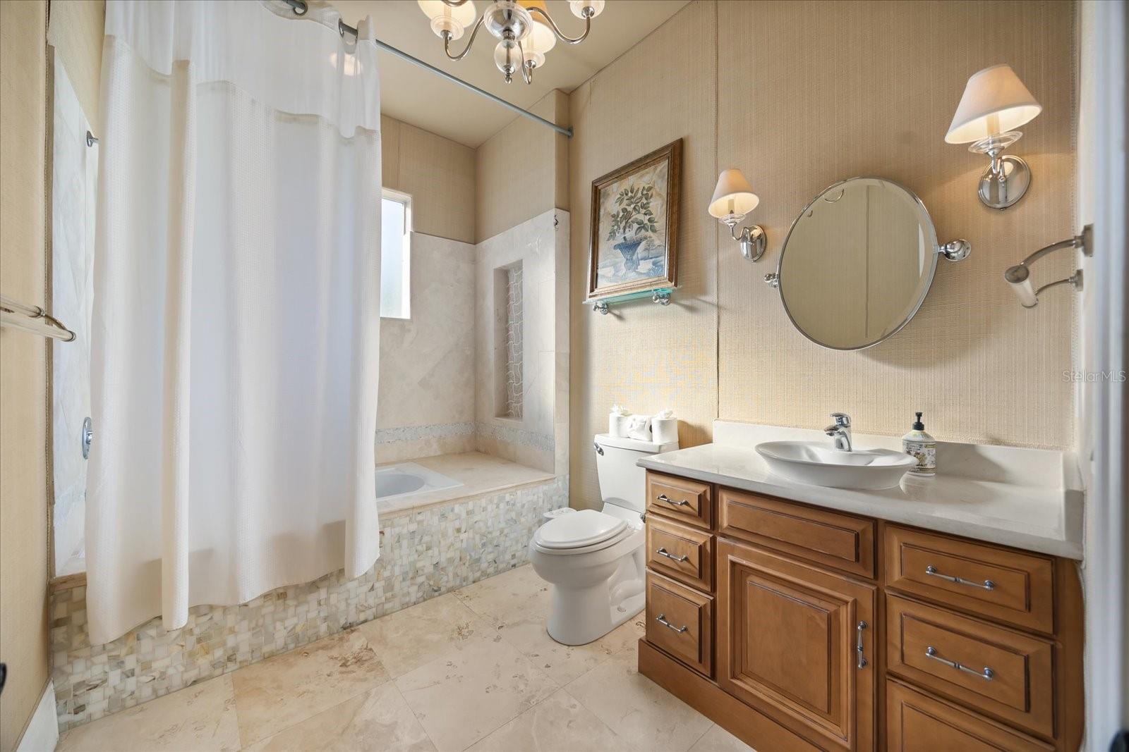 O6298615 Property Photo