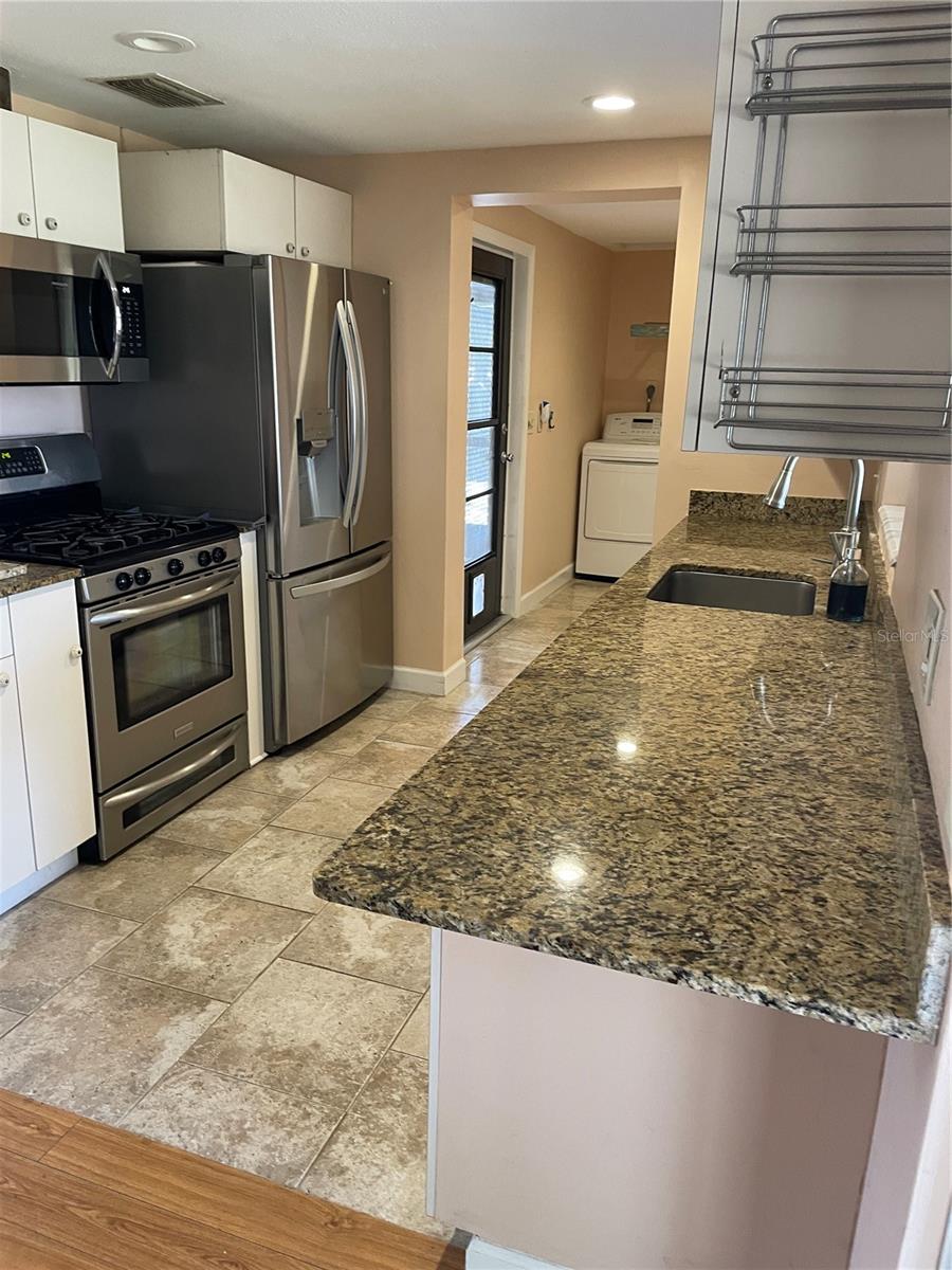 2015 BAYSHORE GARDENS PKWY, BRADENTON, FL, 34207