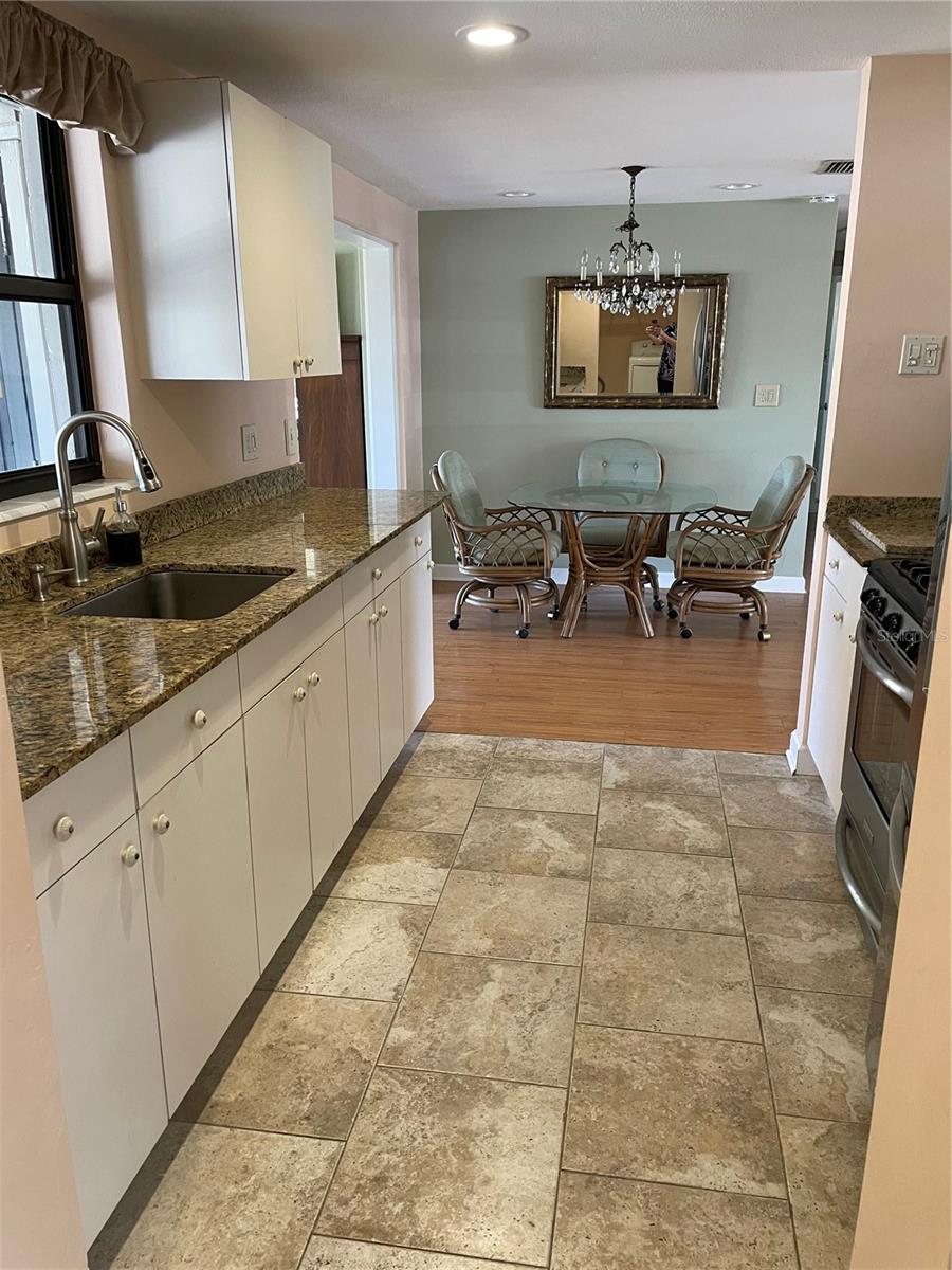 2015 BAYSHORE GARDENS PKWY, BRADENTON, FL, 34207