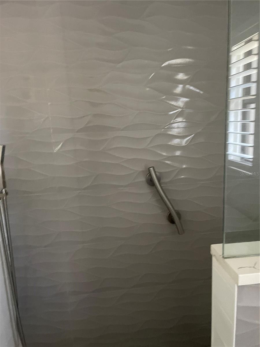 2015 BAYSHORE GARDENS PKWY, BRADENTON, FL, 34207