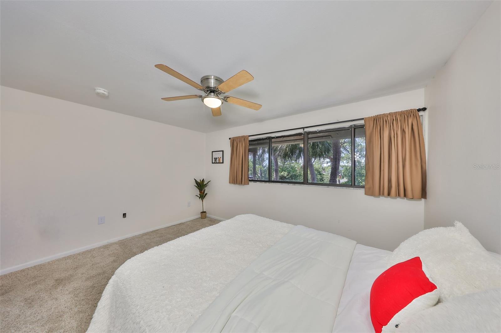 880 S VILLAGE DR N #202, ST PETERSBURG, FL, 33716