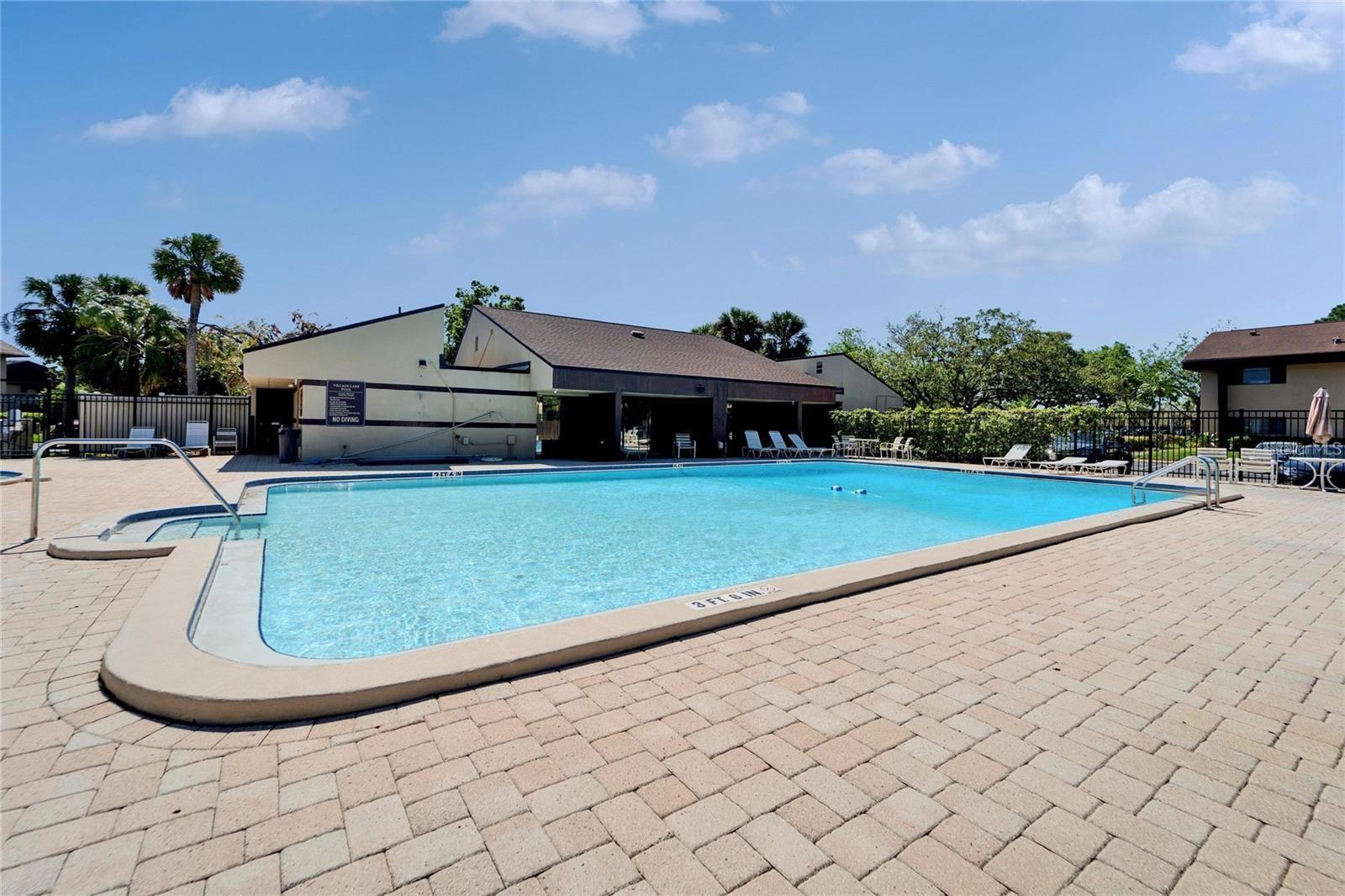 880 S VILLAGE DR N #202, ST PETERSBURG, FL, 33716