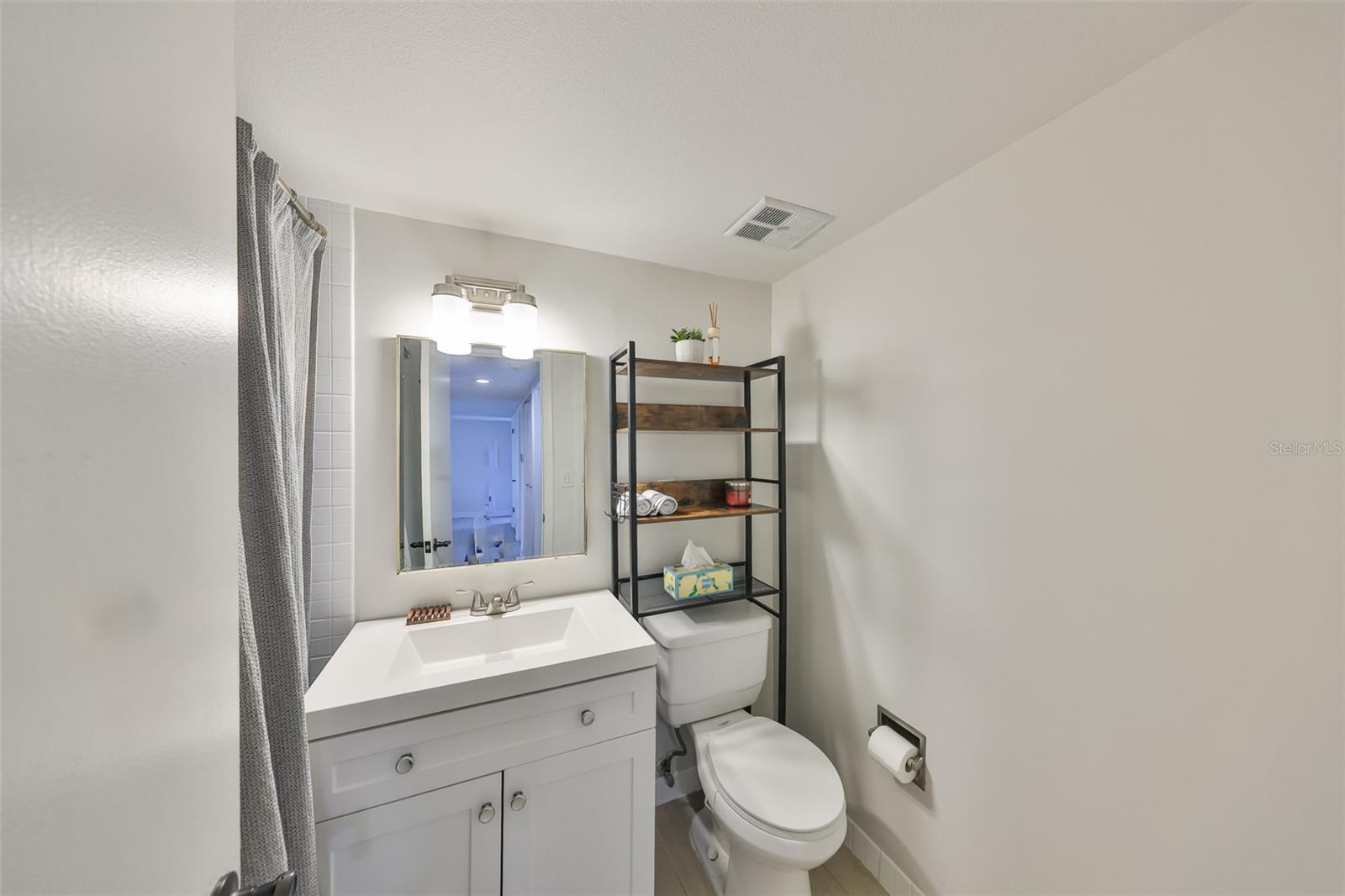 880 S VILLAGE DR N #202, ST PETERSBURG, FL, 33716