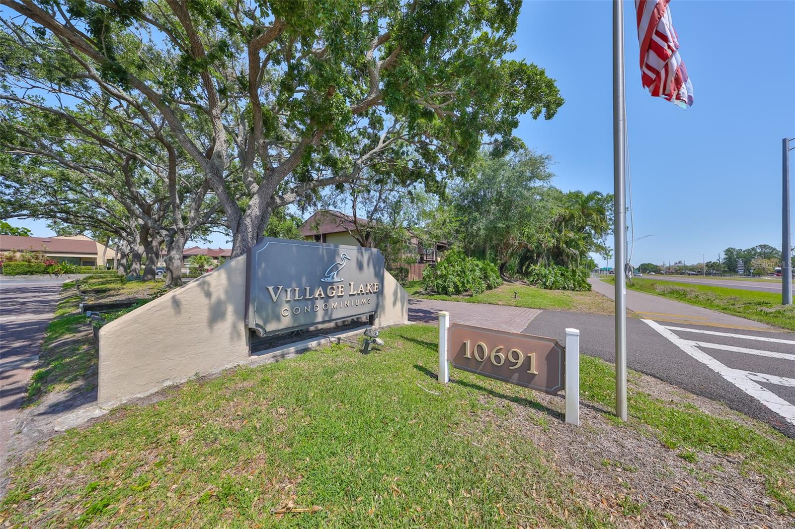 880 S VILLAGE DR N #202, ST PETERSBURG, FL, 33716