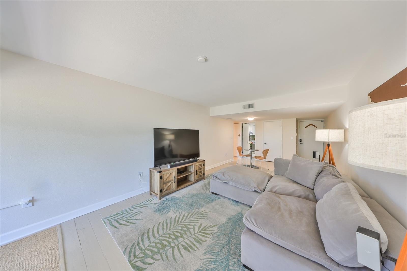 880 S VILLAGE DR N #202, ST PETERSBURG, FL, 33716