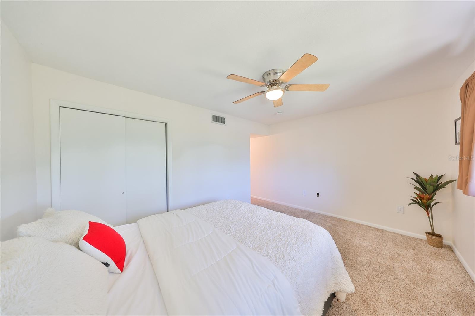 880 S VILLAGE DR N #202, ST PETERSBURG, FL, 33716