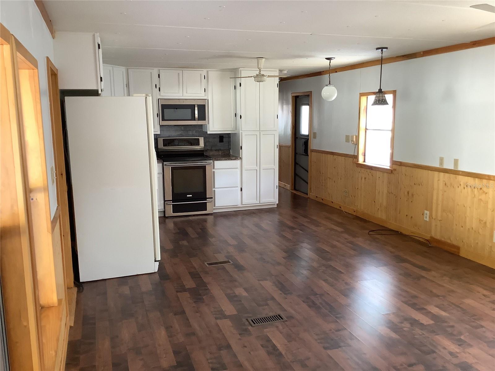 TB8372995 Property Photo