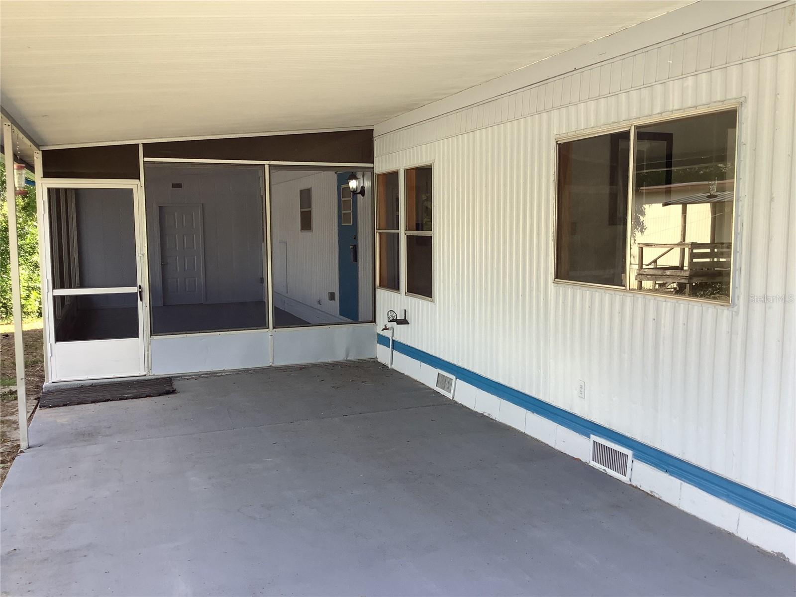 TB8372995 Property Photo