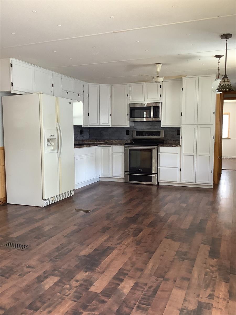 TB8372995 Property Photo