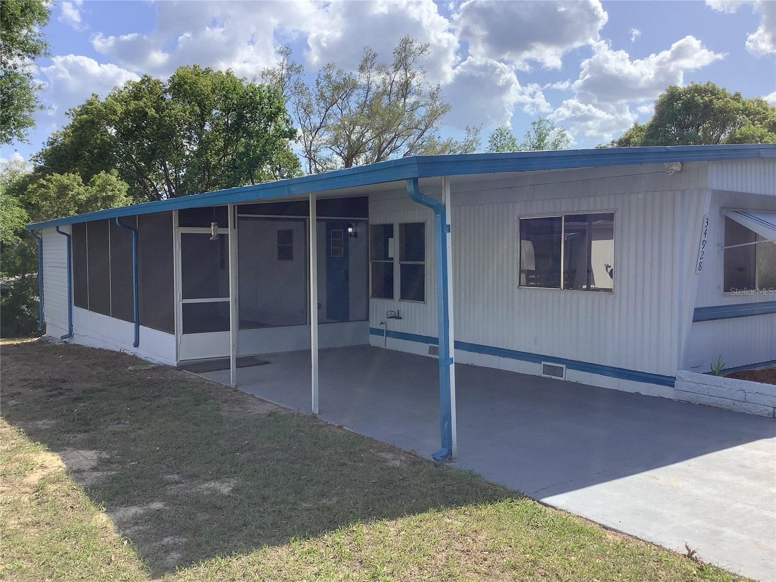 TB8372995 Property Photo