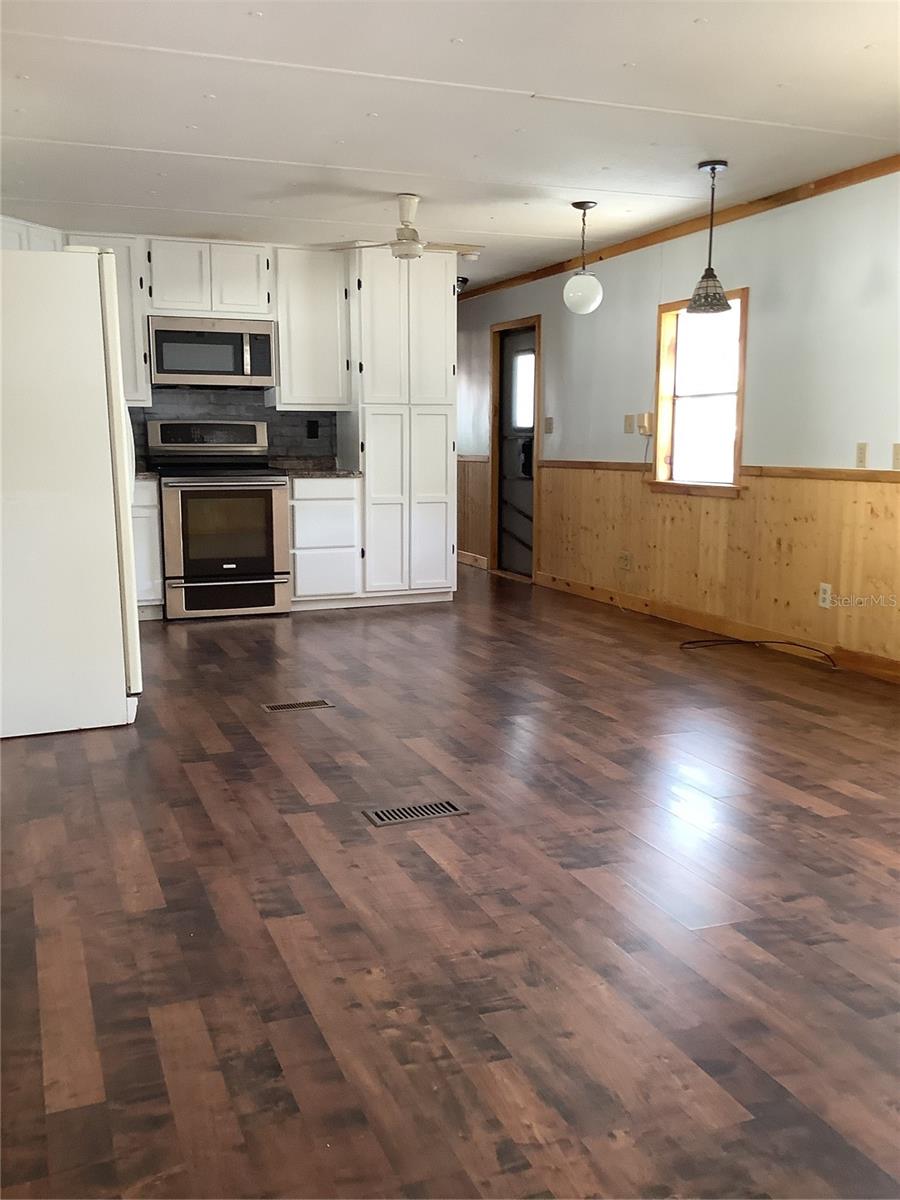 TB8372995 Property Photo