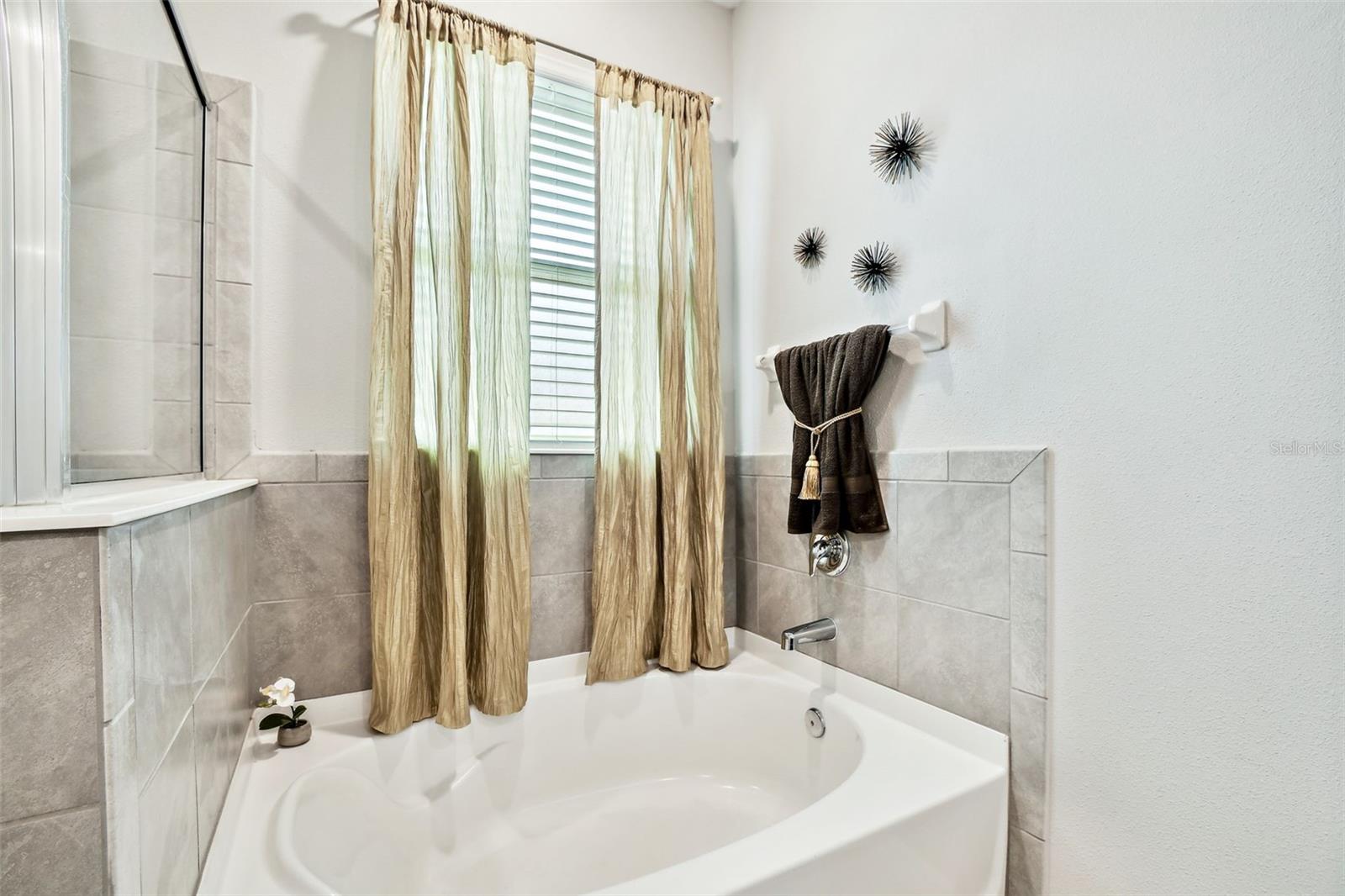 16625 GOOSE RIBBON PL, WIMAUMA, FL, 33598