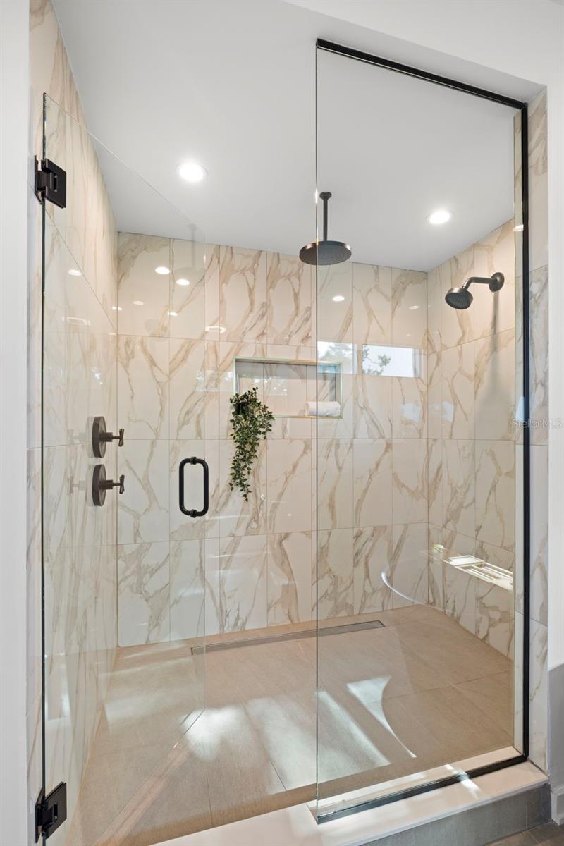 TB8373079 Property Photo