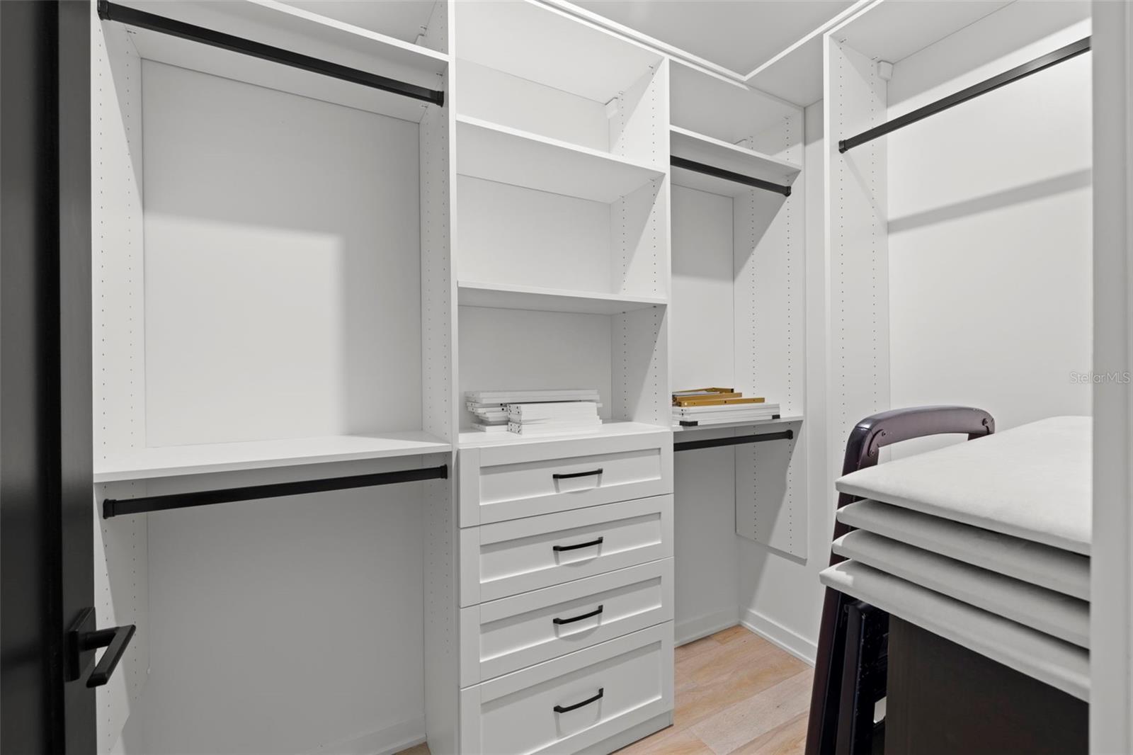 TB8373079 Property Photo