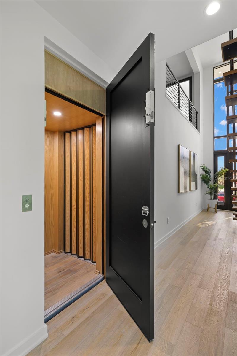 TB8373079 Property Photo