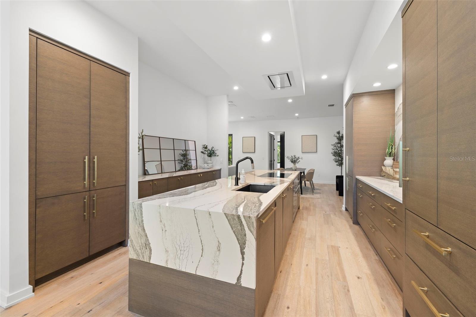 TB8373079 Property Photo