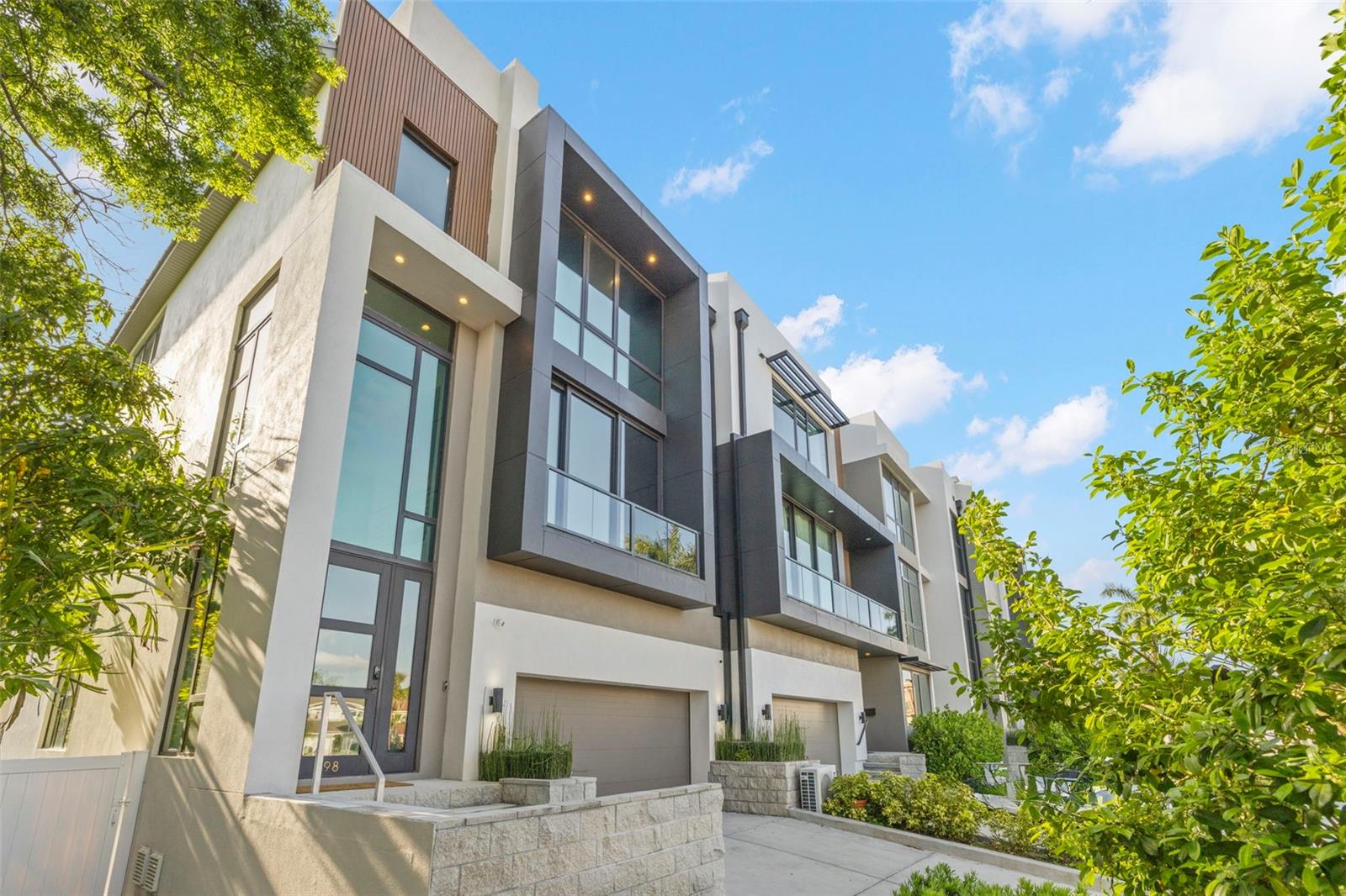 TB8373079 Property Photo