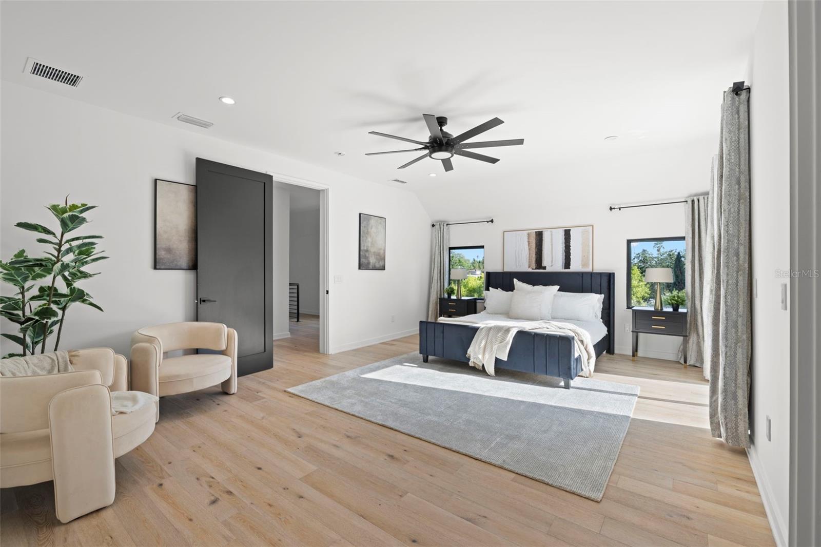 TB8373079 Property Photo