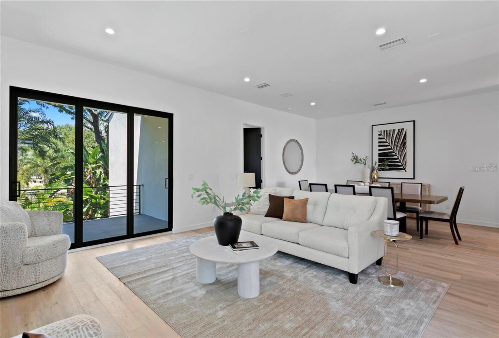 TB8373079 Property Photo