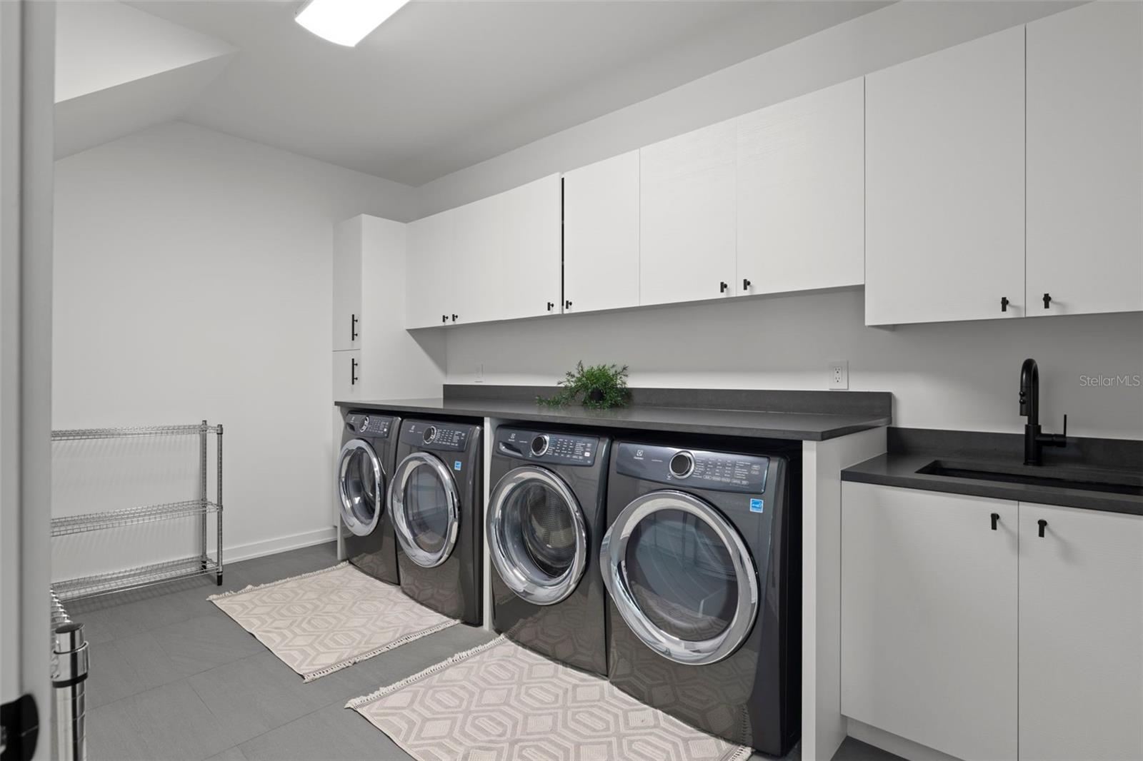 TB8373079 Property Photo