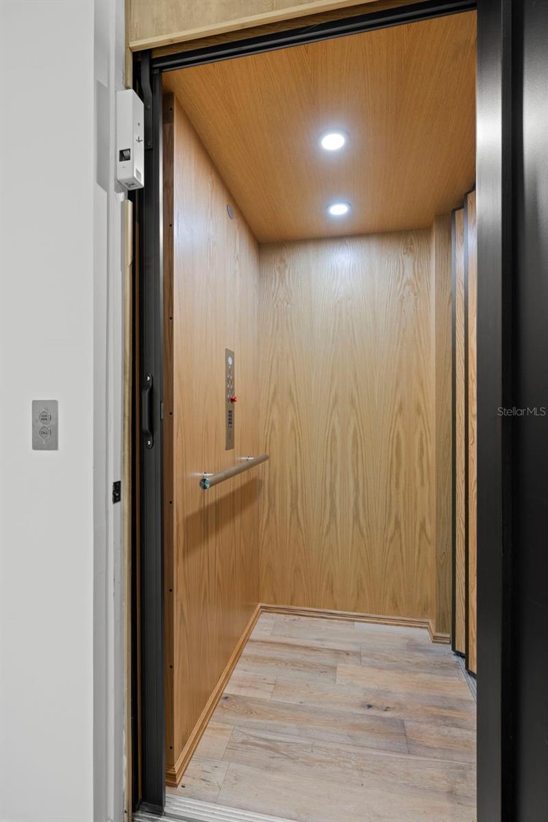 TB8373079 Property Photo