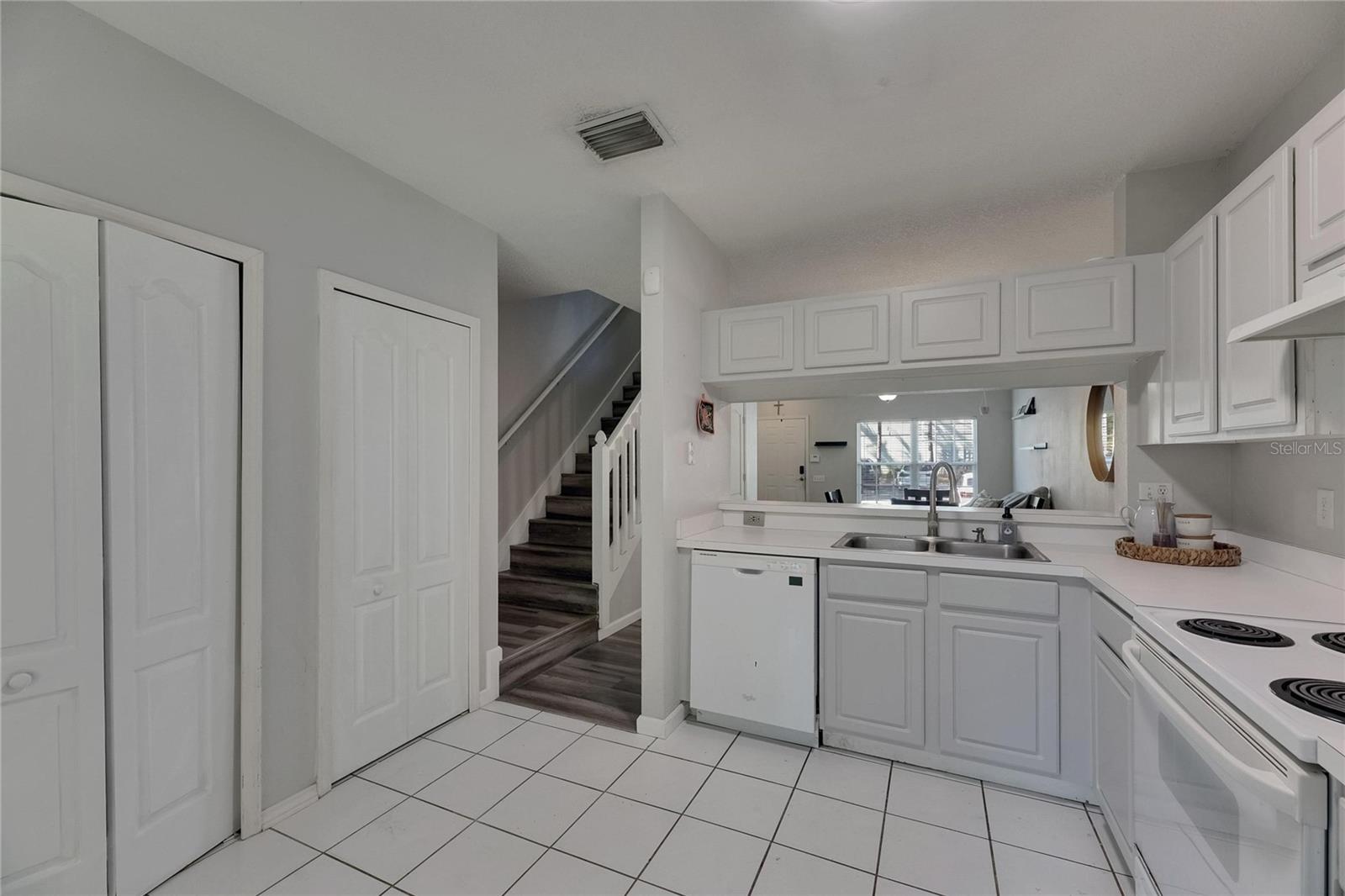 2362 LAKE WOODBERRY CIR, BRANDON, FL, 33510