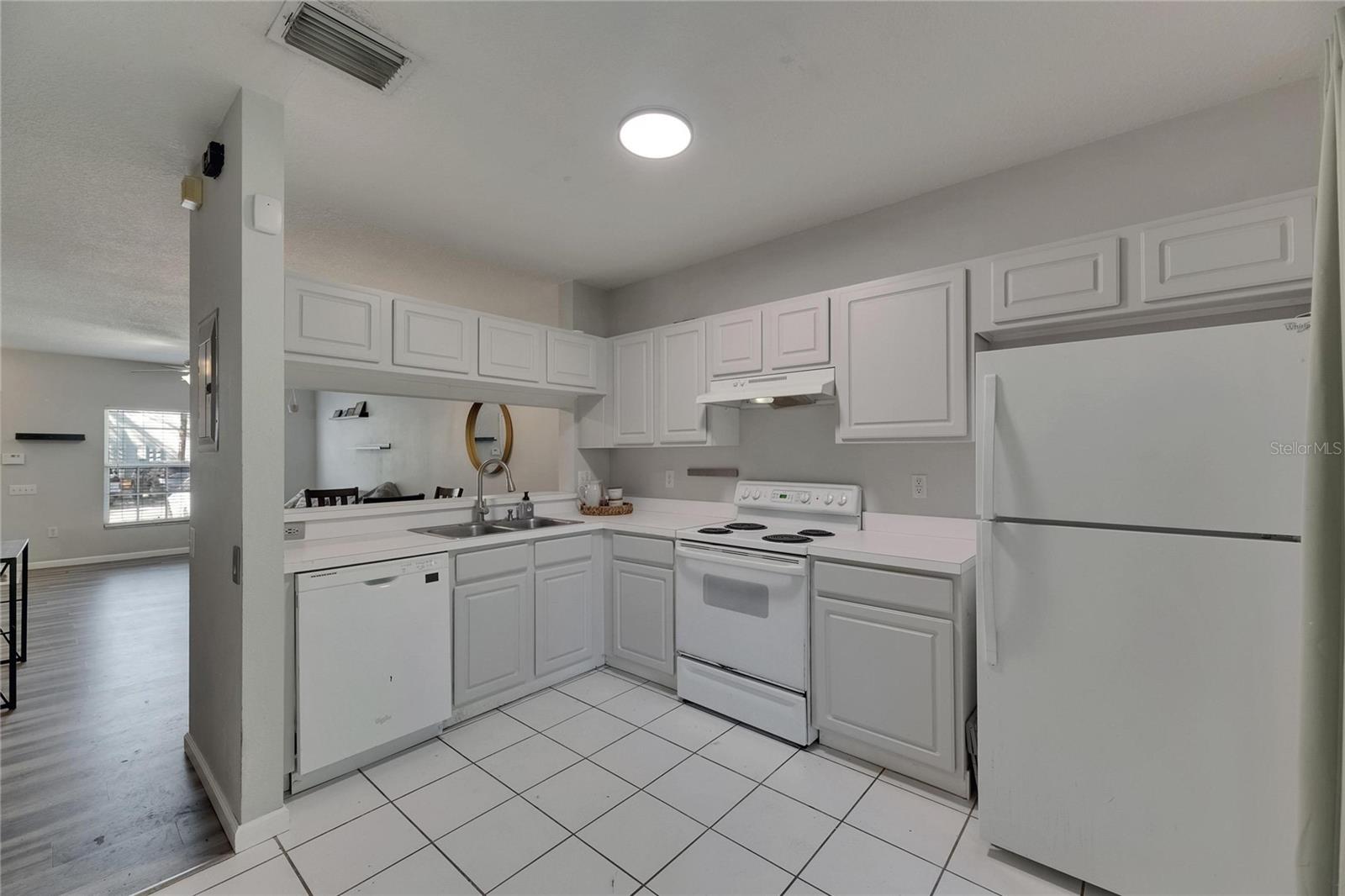 2362 LAKE WOODBERRY CIR, BRANDON, FL, 33510