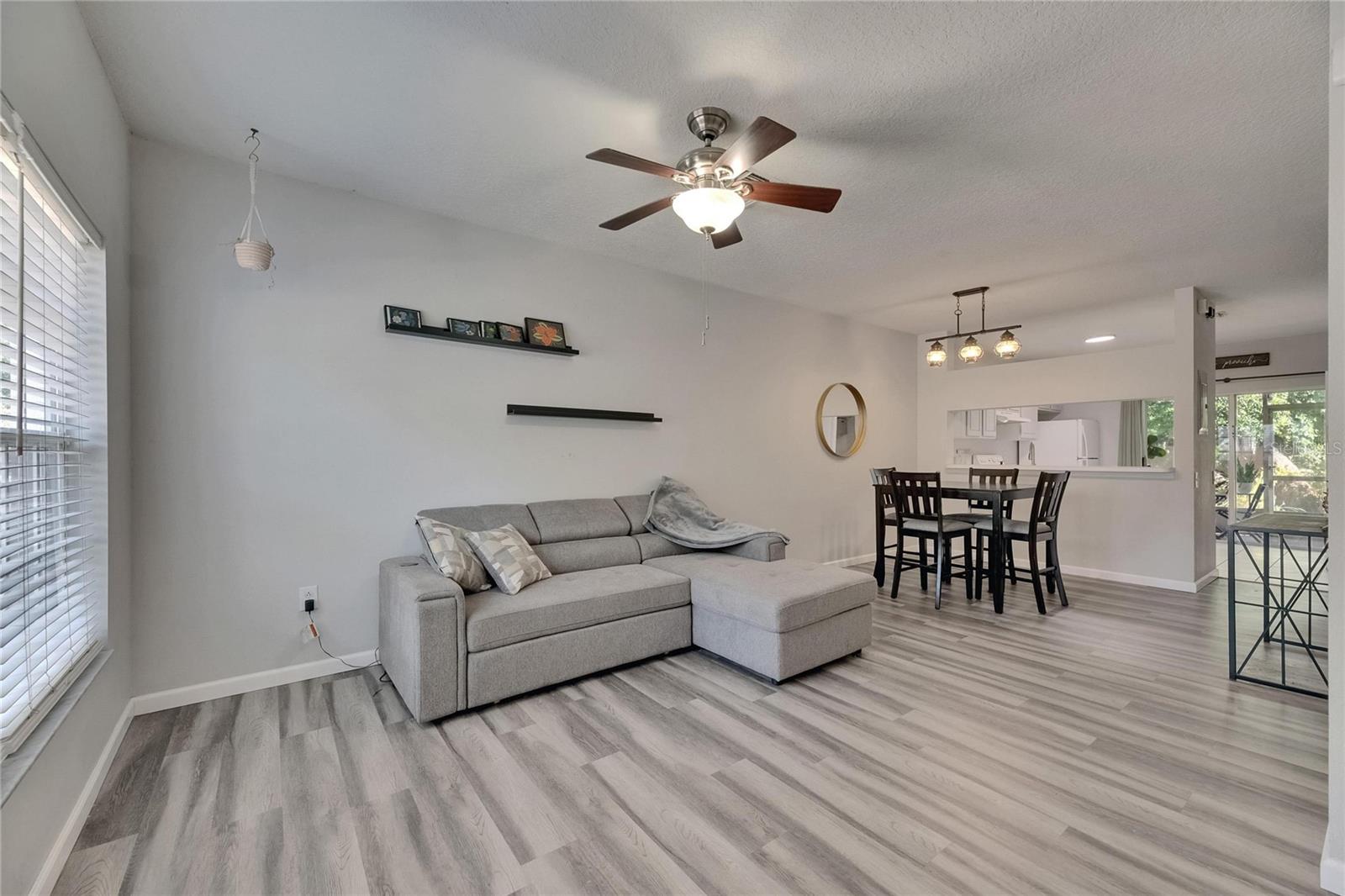 2362 LAKE WOODBERRY CIR, BRANDON, FL, 33510