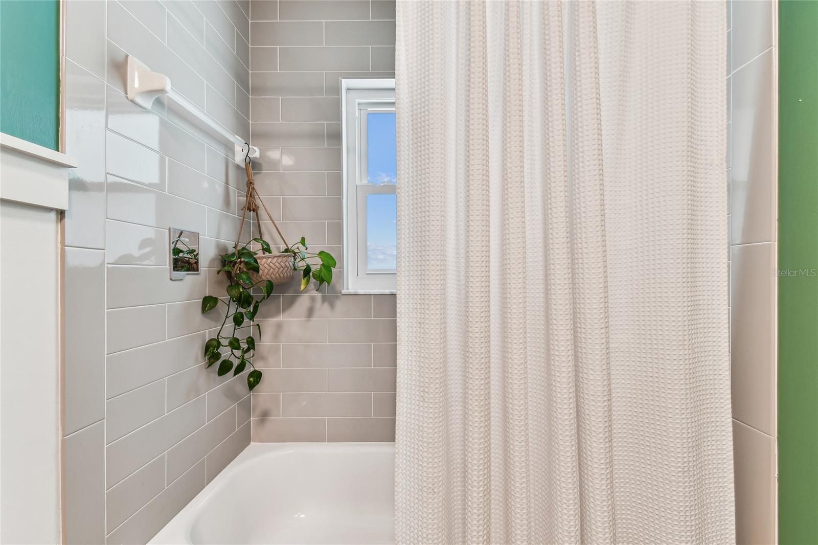 17605 SIMMONS RD, LUTZ, FL, 33548