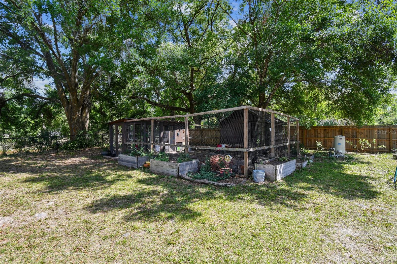 17605 SIMMONS RD, LUTZ, FL, 33548
