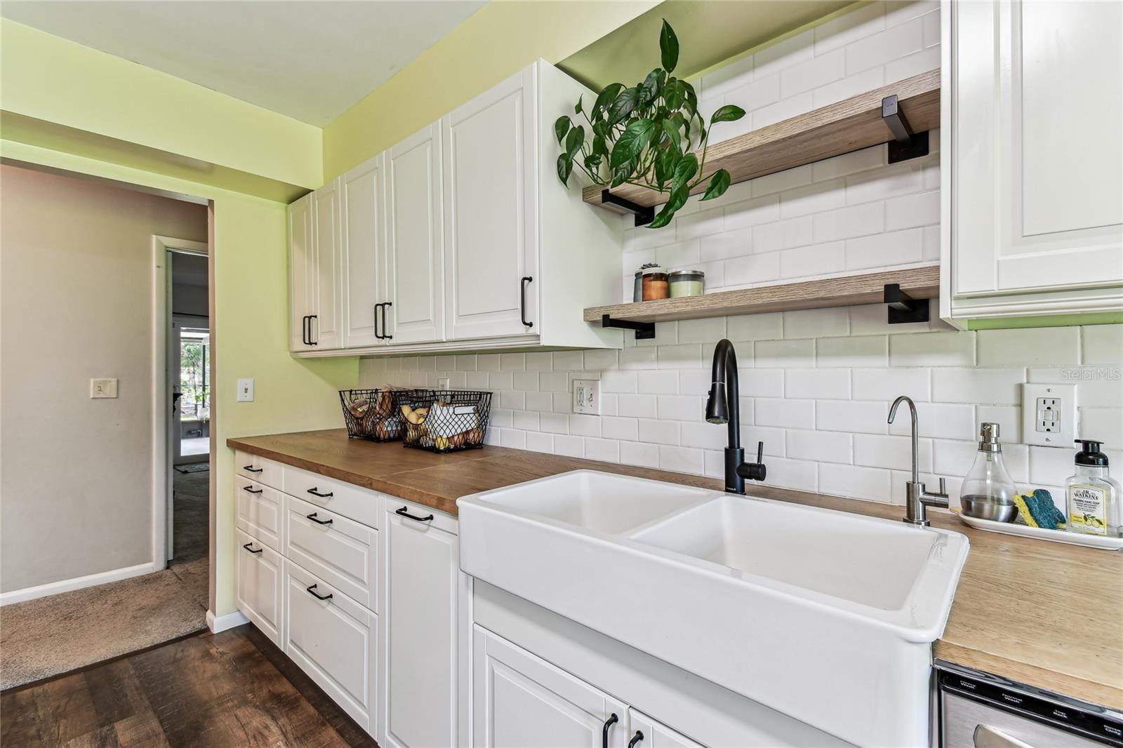 17605 SIMMONS RD, LUTZ, FL, 33548