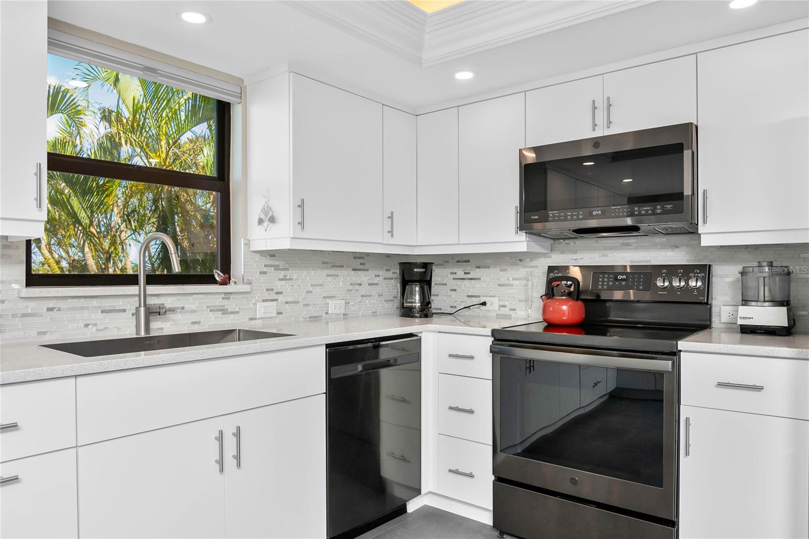 1903 SE 40TH TER #104, CAPE CORAL, FL, 33904