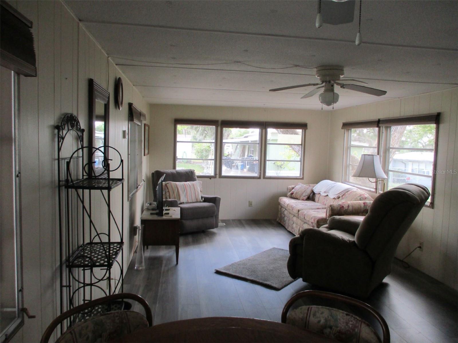 39253 LONGVIEW AVE, ZEPHYRHILLS, FL, 33542