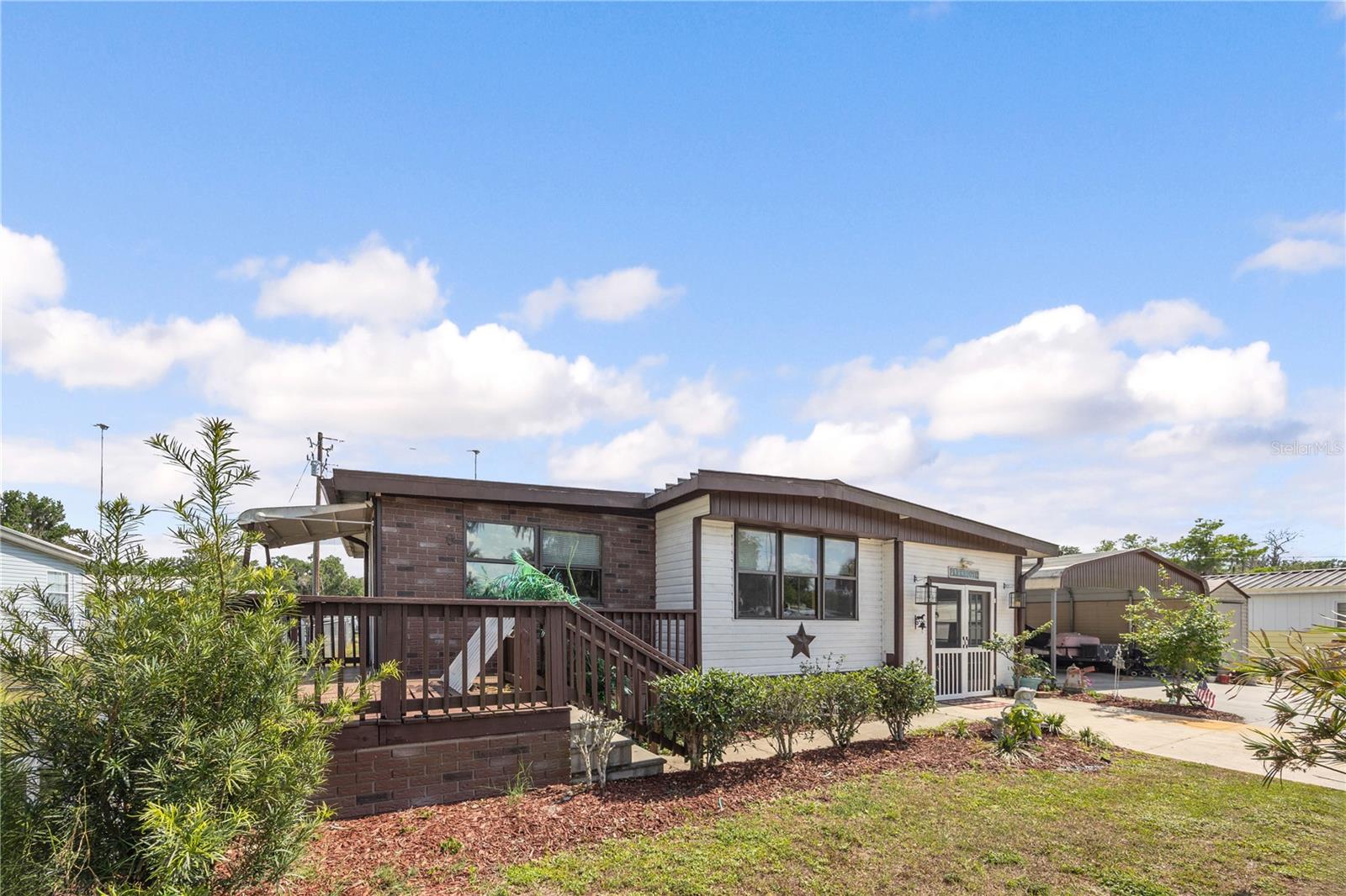 965 CR 461, LAKE PANASOFFKEE, FL, 33538