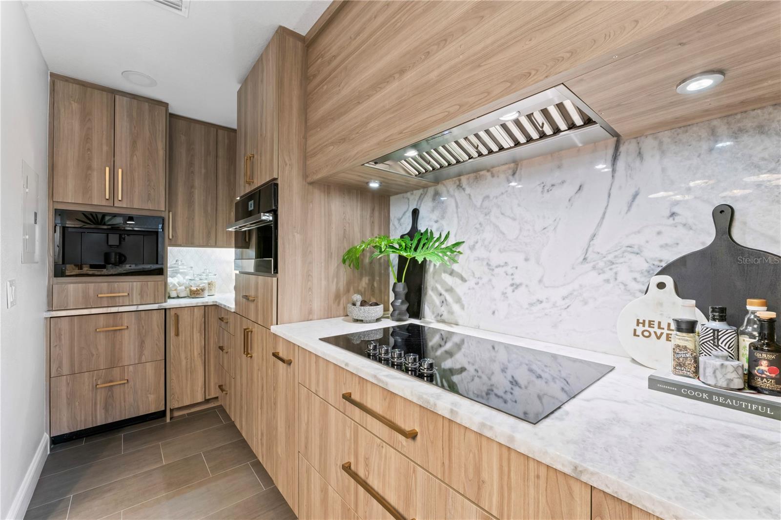 4950 BAYSHORE BLVD #27, TAMPA, FL, 33611