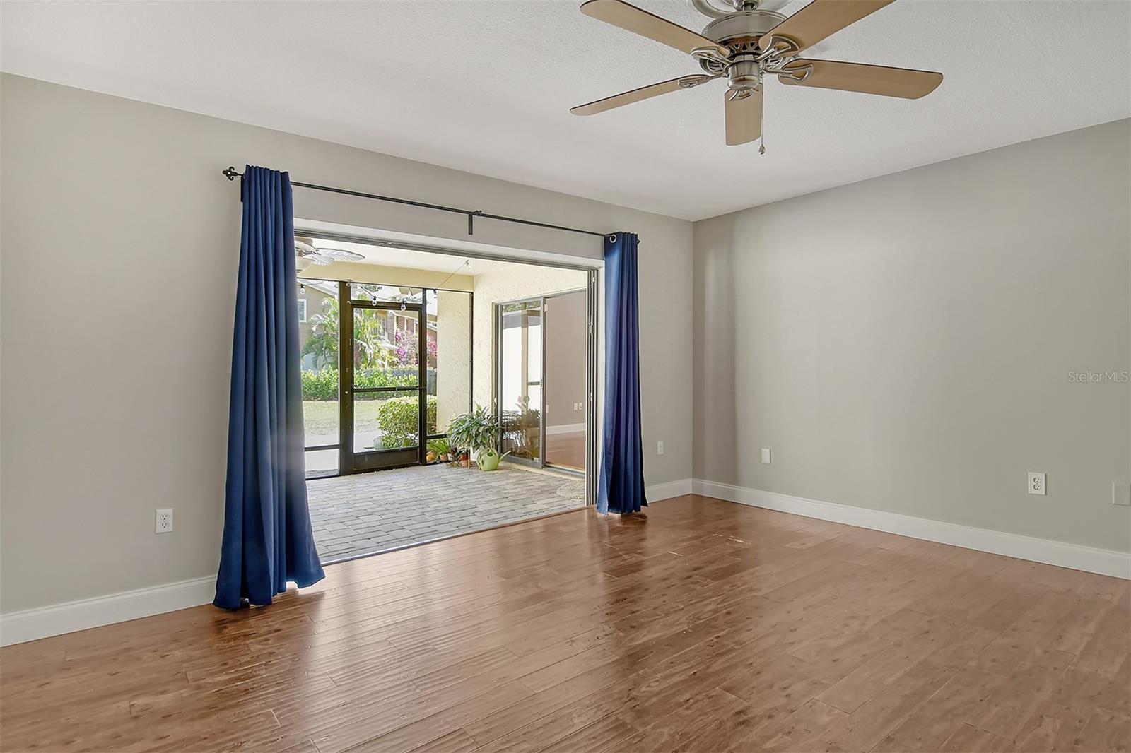 A4648512 Property Photo