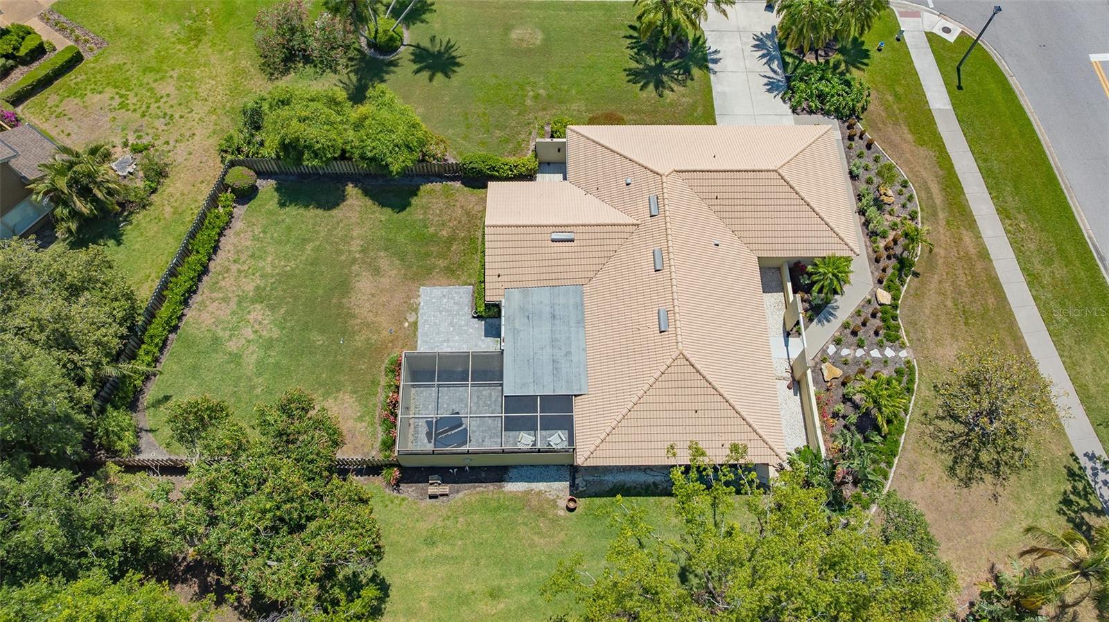 A4648512 Property Photo